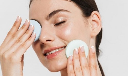 Minimal Cilt Bakım Rutini Nedir? 3 Ürünle Doğal Bakım